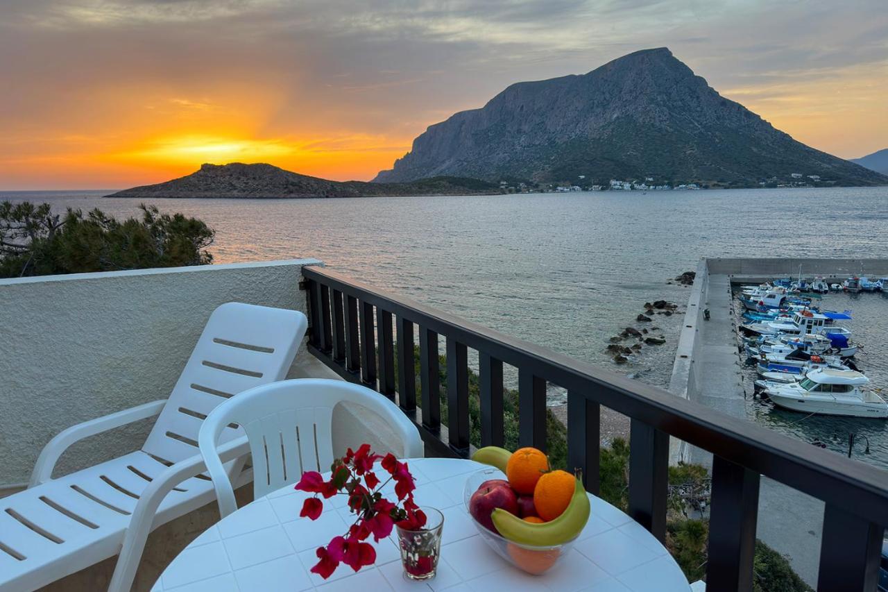 Pelagos Seafront Accommodation - Maria Myrties Bagian luar foto