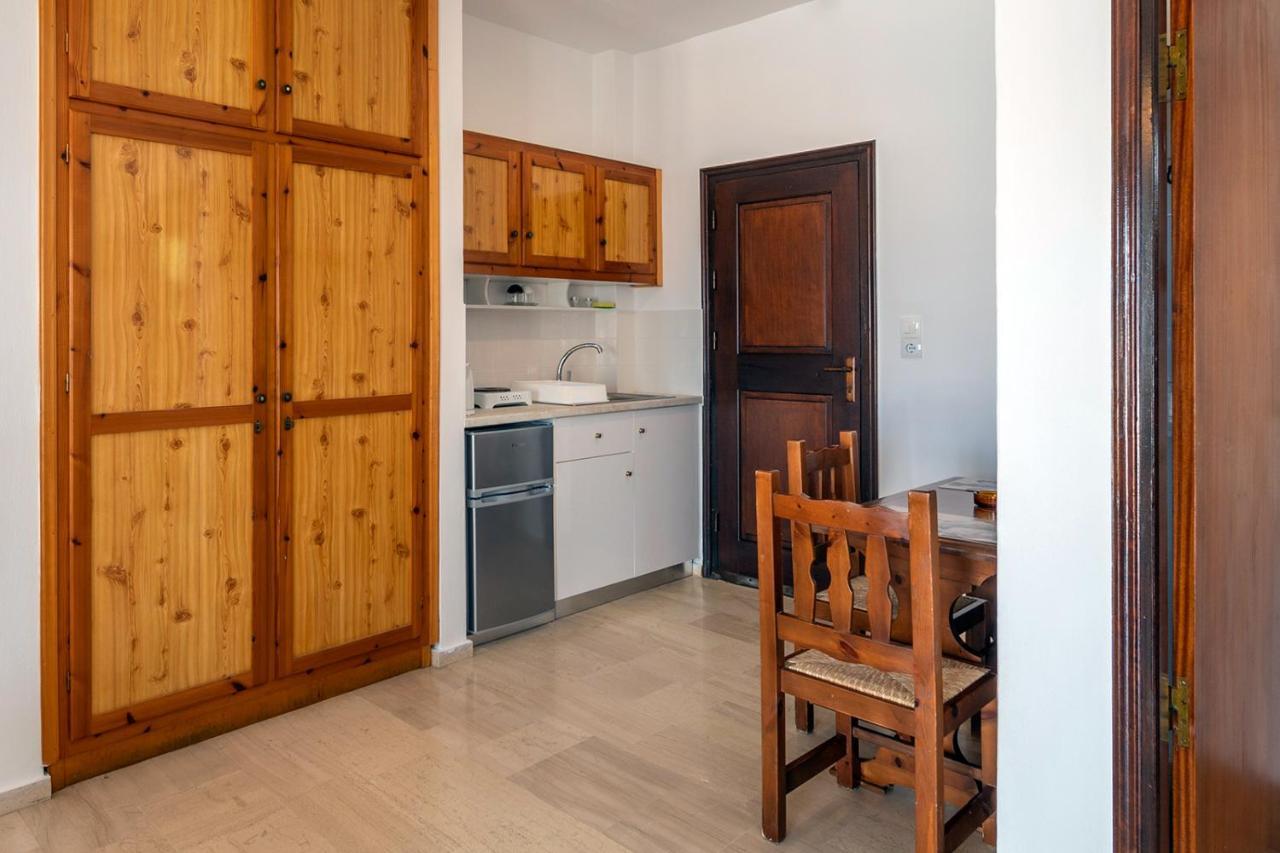 Pelagos Seafront Accommodation - Maria Myrties Bagian luar foto